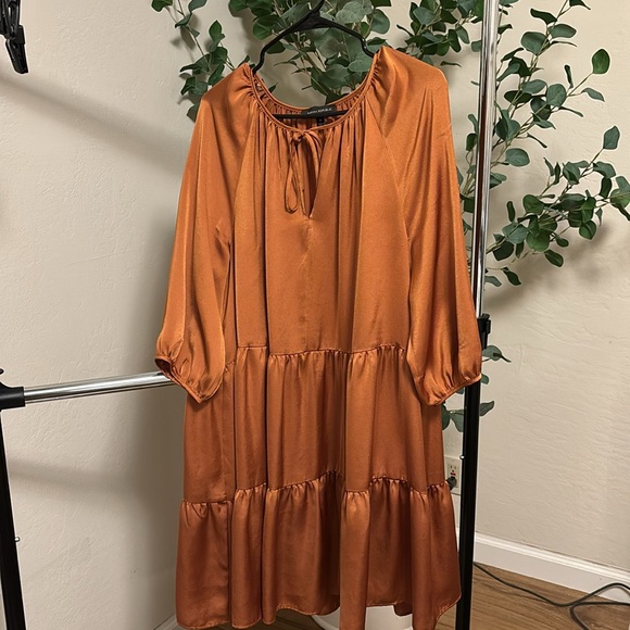 Satin orange dress - Picture 2 of 5